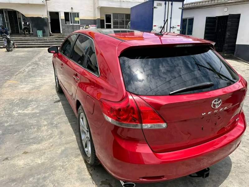 A picture of DIRECT TOKUNBO 2011 TOYOTA VENZA AWD Double Panoramic Roof Thumbstart
