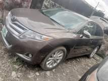A picture of Money is needed clean 2010 Toyota venza Absolutely nothing to