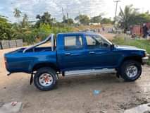 A picture of Toyota Hilax injini 3wi petrol Nipigie no 0715218299 wasp
