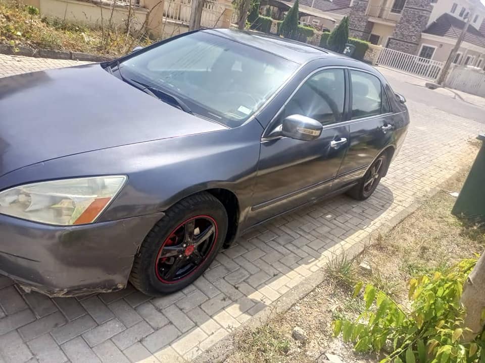 A picture of Honda Accord 2004 V4 2.4