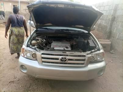 A picture of Super clean Toyota Highlander 2004