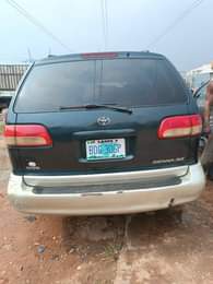 A picture of TOYOTA SIANNA 1999 model with tokumbo engine gear is perfect