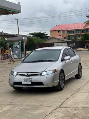 A picture of Super clean Honda civic 07 buy n use no issue
