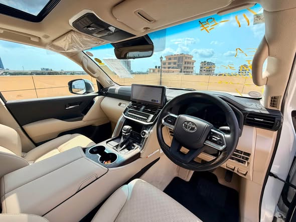 A picture of 2025 Toyota Land Cruiser V8