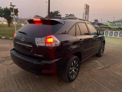 A picture of Lexus RX350