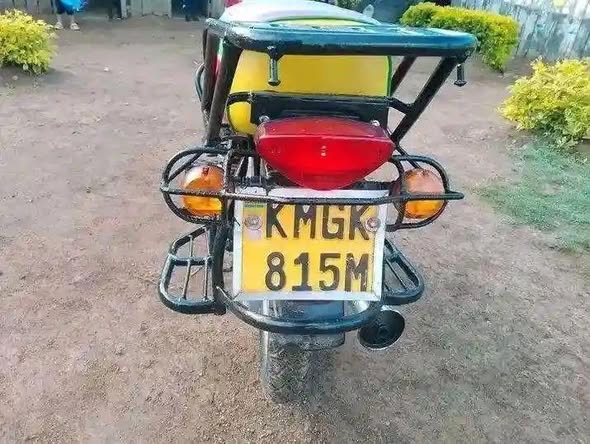 bajaj boxer