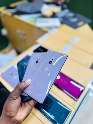 A picture of Sony xz2 gb64 ram4