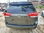 A picture of Toyota sienna 2014 XLE