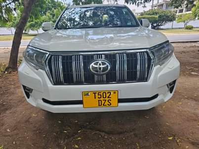 A picture of 2020 Land cruiser prado 150