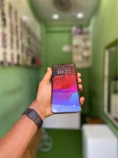 A picture of iPhone Xs Max Duos