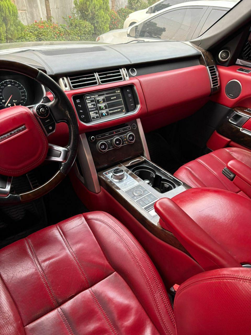 A picture of 2014 Range Rover 2014