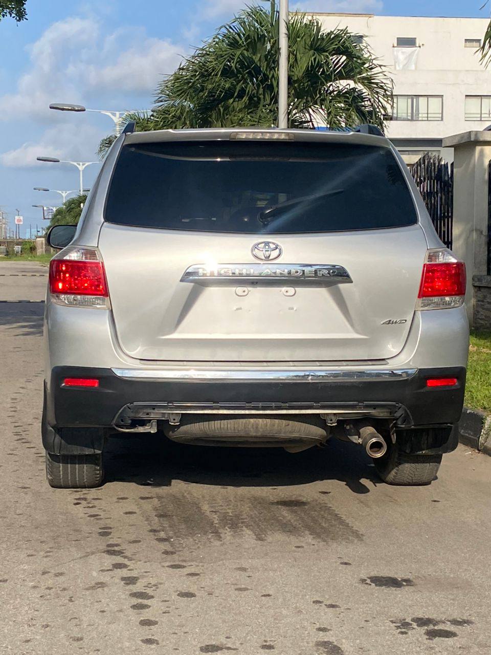 A picture of Distressed Sale of 2013 foreign Used Toyota Highlander