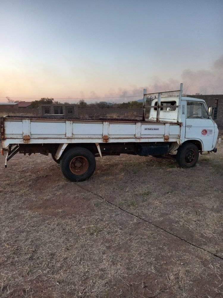 Trucks, T.