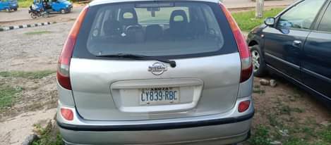 A picture of Nissan Almera tino for sele with good engine and gear