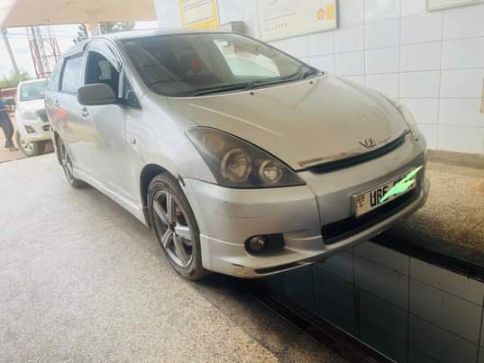 A picture of Toyota wish 13m