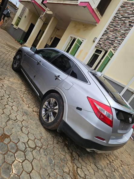 A picture of Prestine Clean Honda Crosstour 2014 Model Thumb Start Partially first