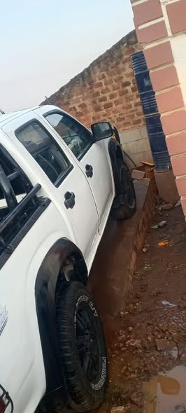 A picture of ISUZU DOUBLE CABINE UAR