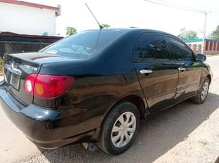 A picture of Clean Used 04 corolla
