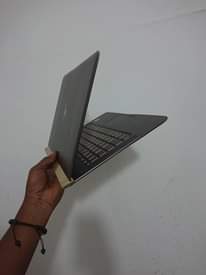 A picture of slim laptop hp core i7