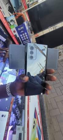 A picture of LG wing 5G