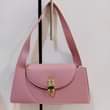 A picture of Shoulder bags