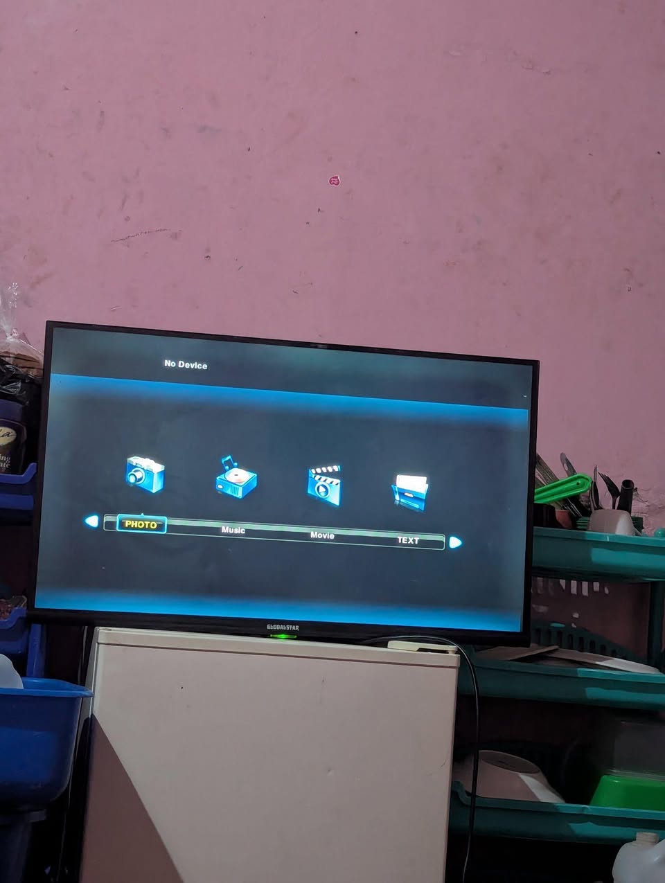 A picture of 32inch digital screen frameless with inbuilt freetoair 270k