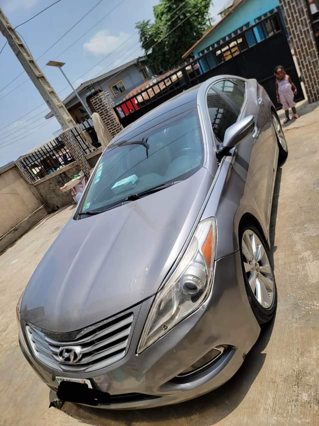 A picture of Hyundai Azera 2013