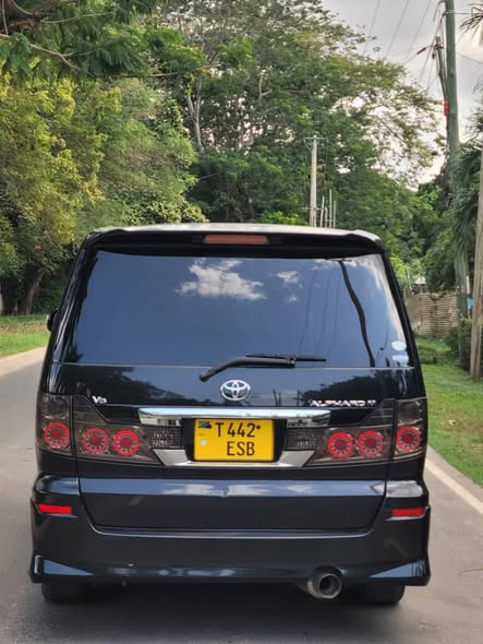 A picture of TOYOTA ALPHARD