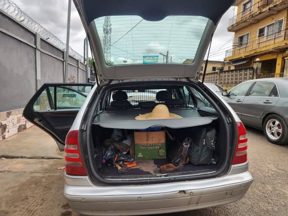A picture of Use Mercedes Benz C class in a good condition everything