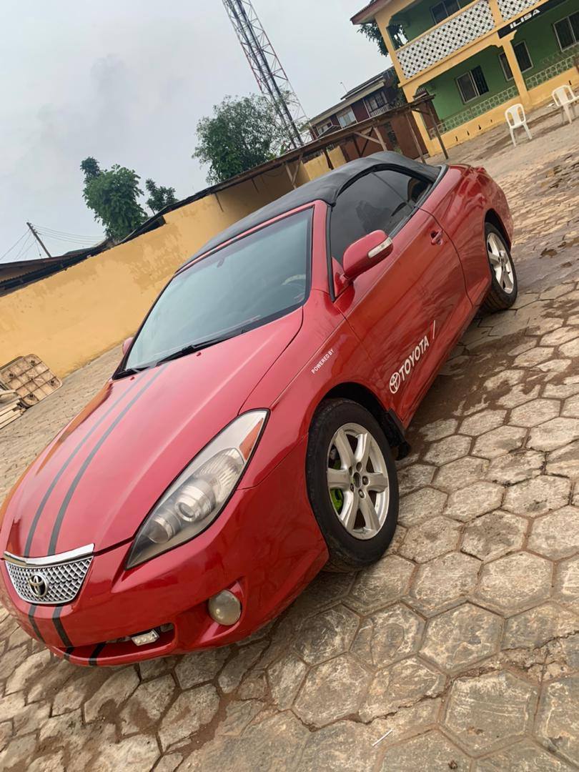 A picture of Toyota solarin