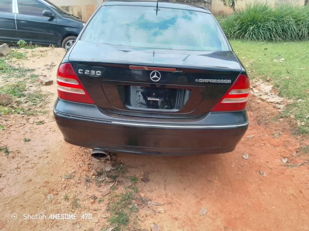 A picture of Benz c 230 pure first body pan 4 plugs Auto