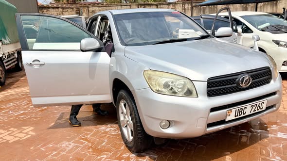 A picture of Toyota Rav4 28m Slightly negotiable Buy and drive 0757706446 0787794368
