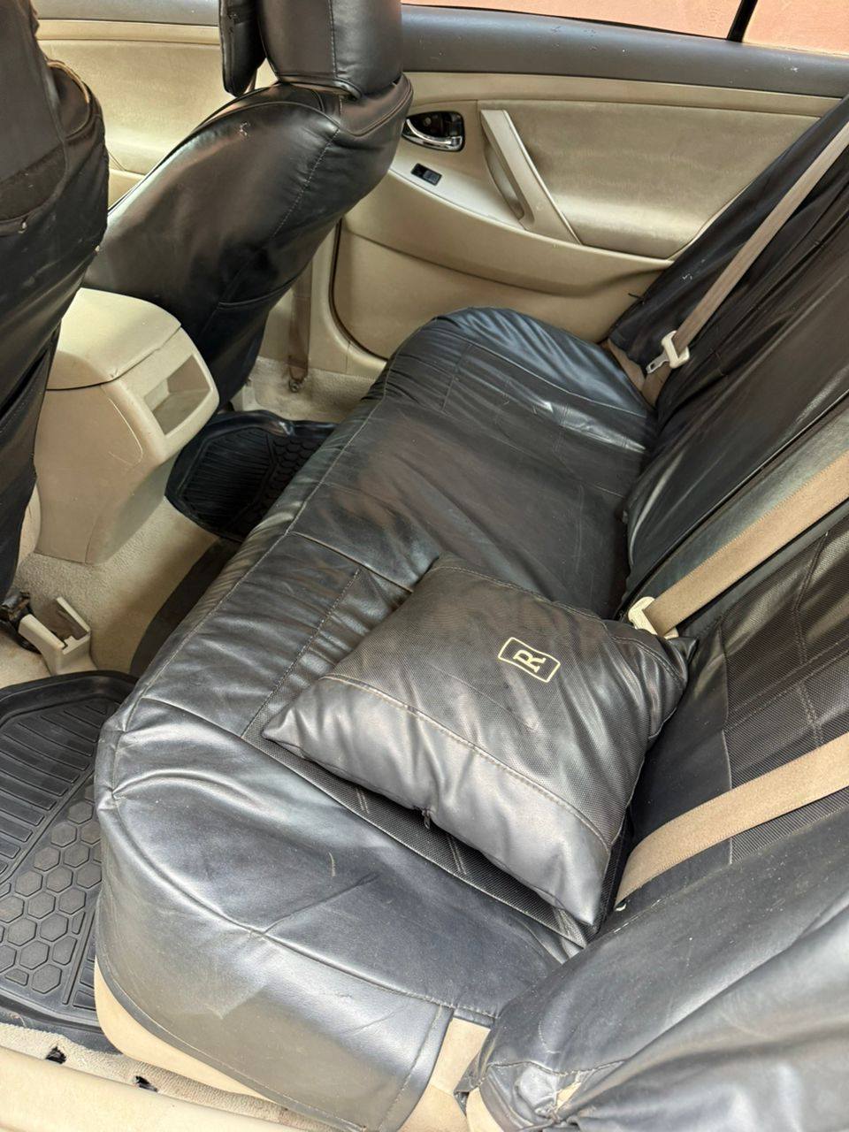 A picture of Toyota Camry 08