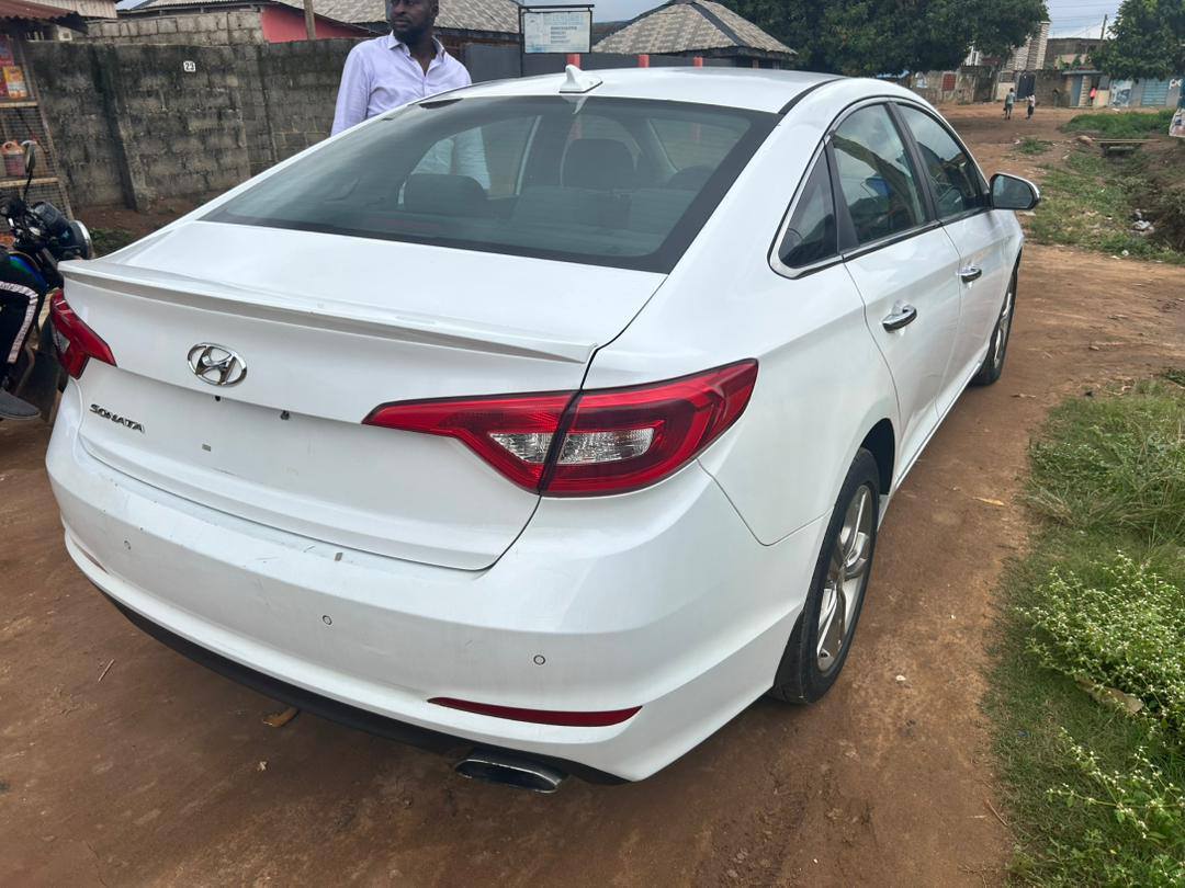 A picture of 2017 Hyundai sonata 