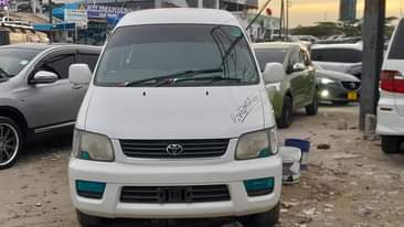 A picture of TOYOTA NOAH