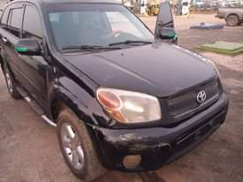 A picture of 2005 Toyota RAV4