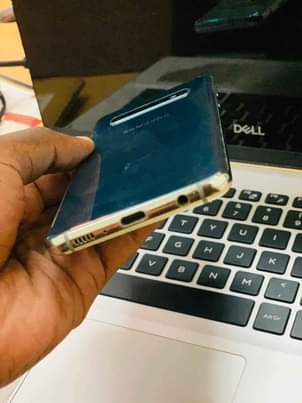 A picture of Samsung s10