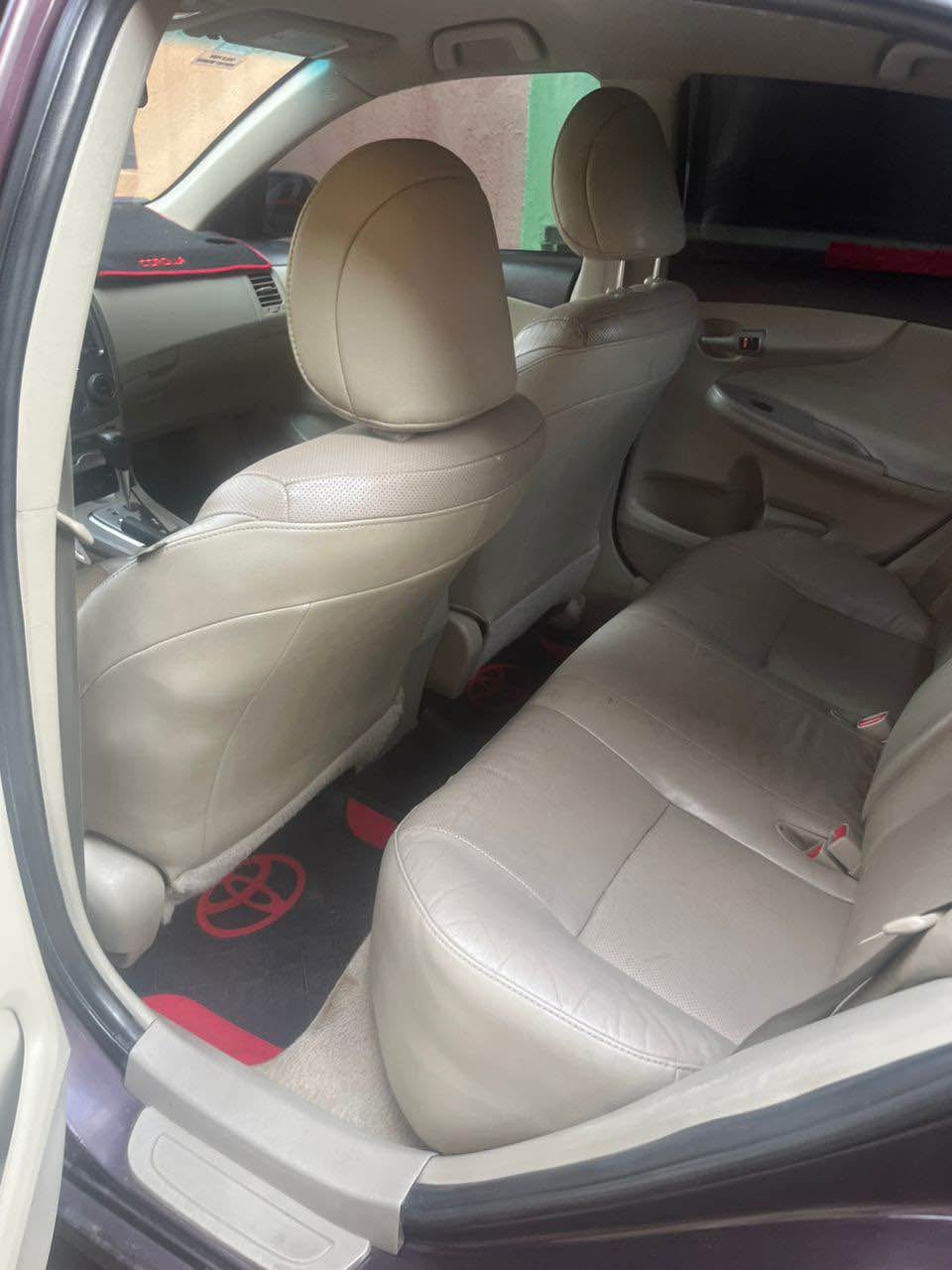 A picture of SUPER CLEAN 2013 REGISTERED TOYOTA COROLLA LE LEATHER SEAT 100