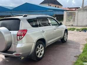 A picture of Toyota rav4 2012 limited edition Registered Partly first body V6