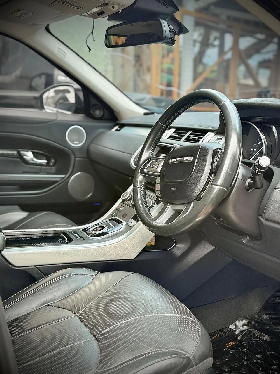 A picture of Range Rover evoque 2016