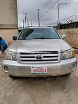 A picture of TOYOTA HIGHLANDER 2004