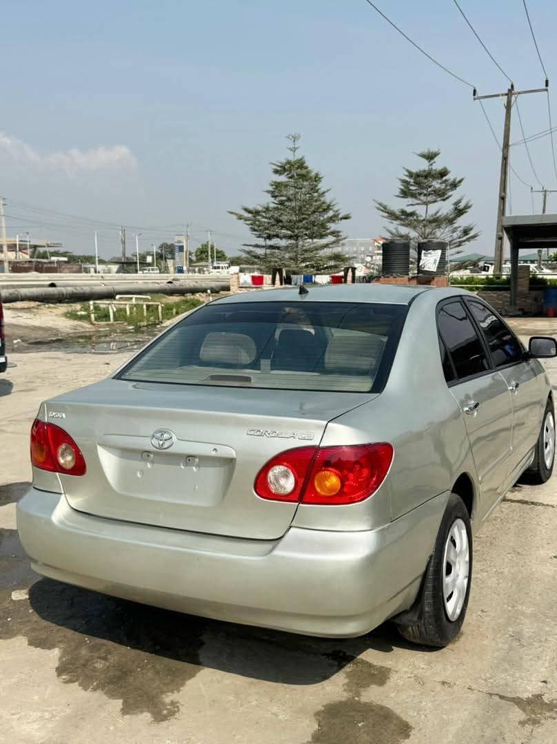 A picture of 2004 Toyota corolla