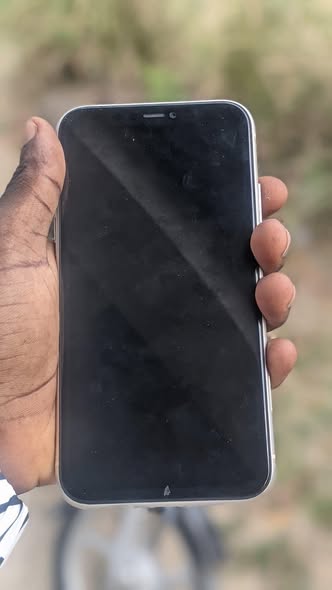 A picture of IPHONE 11