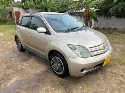 used toyota ist