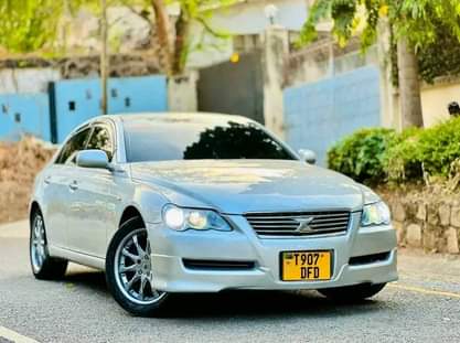 A picture of Toyota mak x