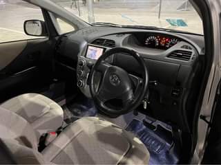 A picture of Toyota Ractis
