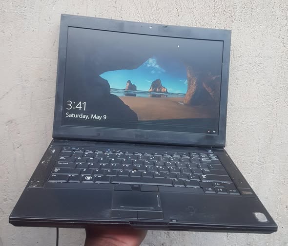 A picture of Dell laptop e6400