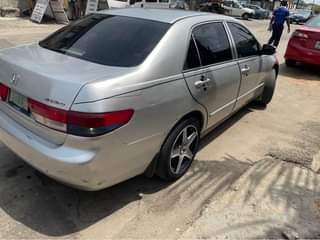 A picture of Honda Accord 05