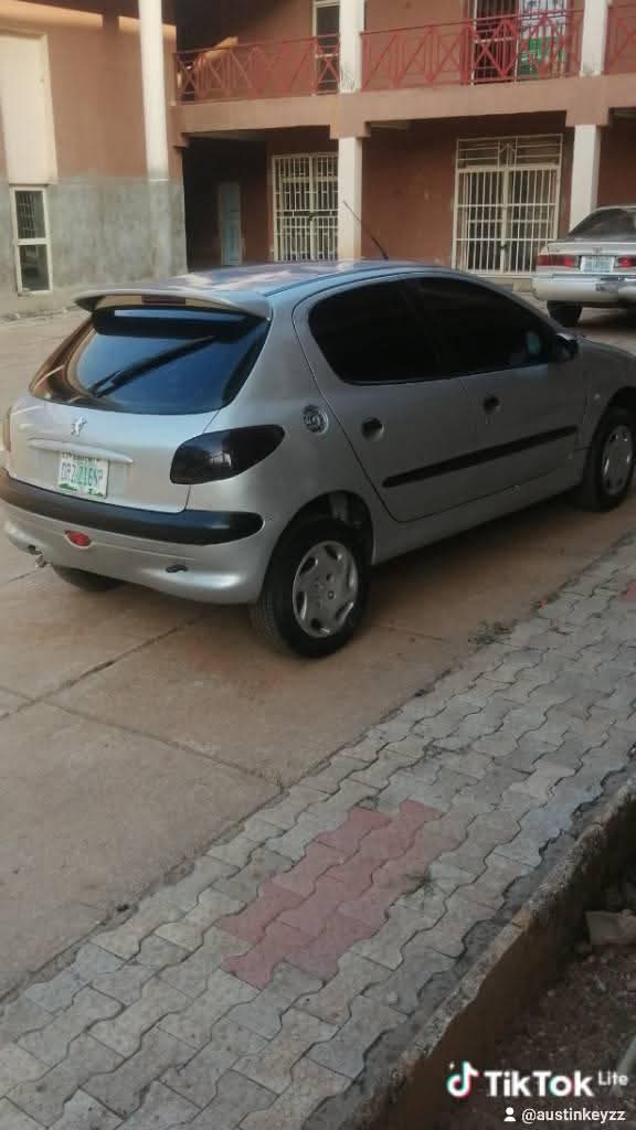 A picture of 2005 Peugeot 206