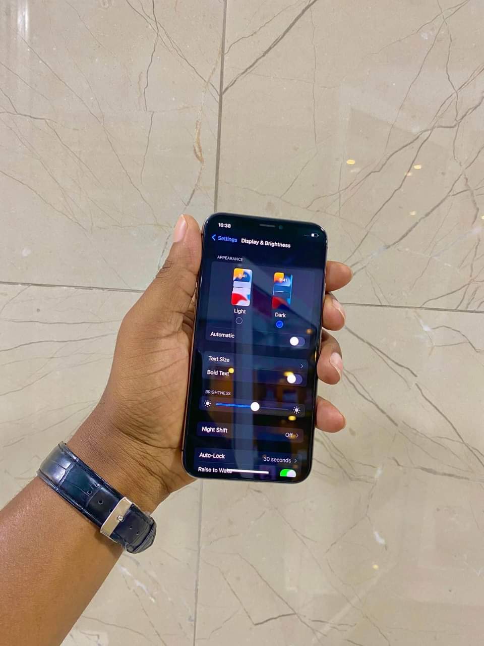 A picture of iphone X 64GB
